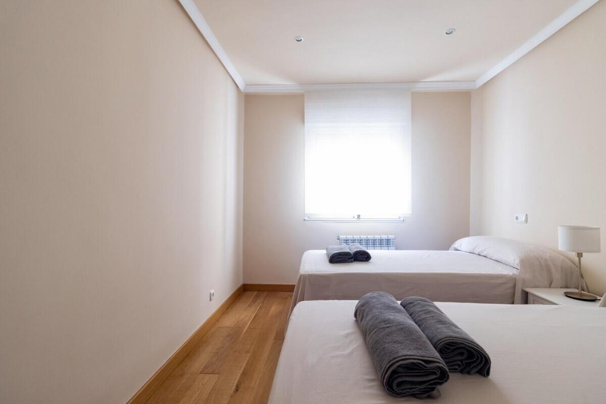 Apartamento Centro Gijon Con Parking Lägenhet Exteriör bild