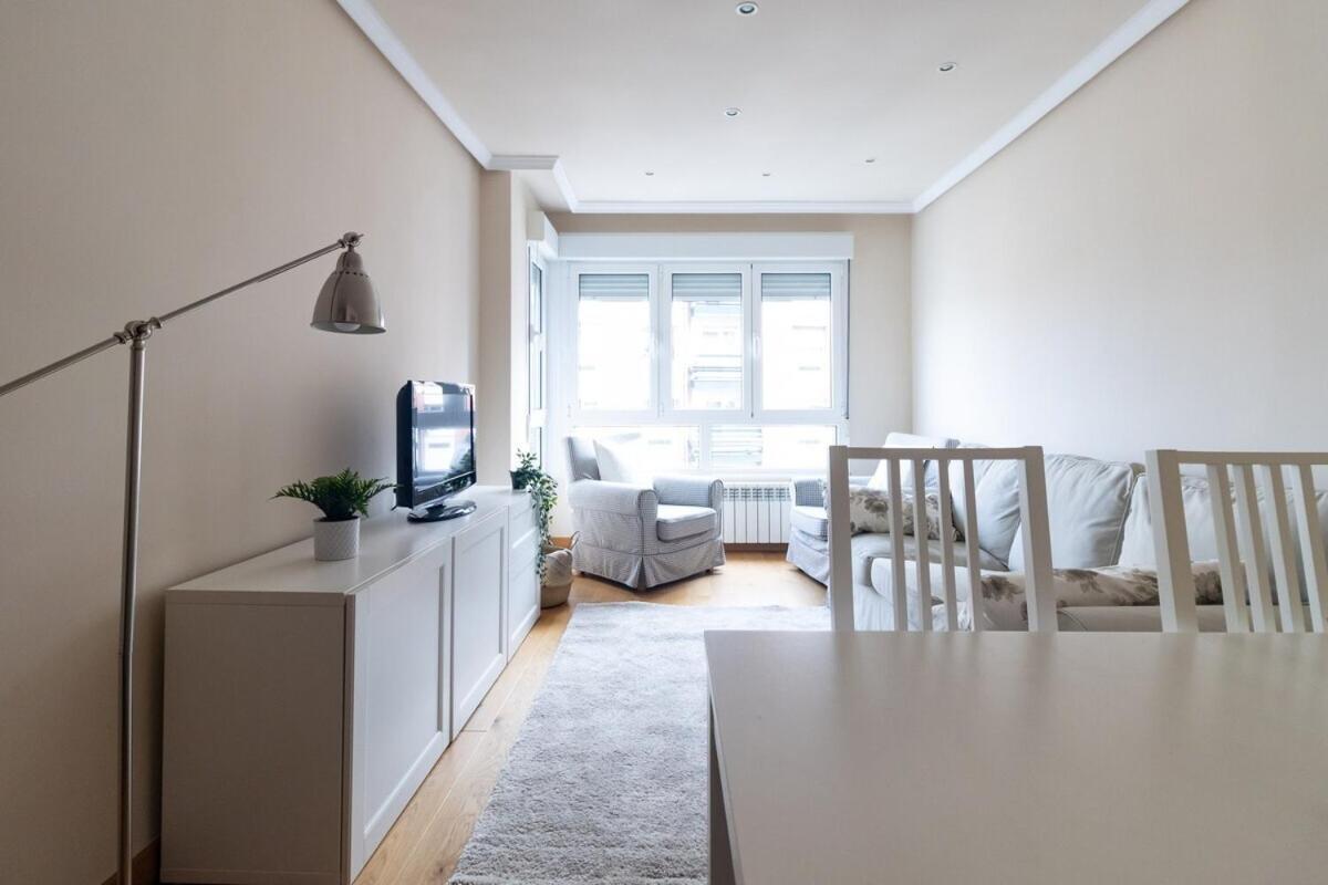 Apartamento Centro Gijon Con Parking Lägenhet Exteriör bild