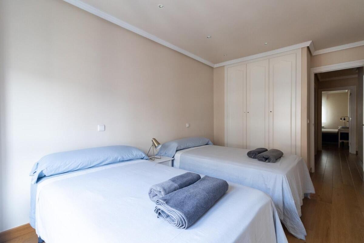 Apartamento Centro Gijon Con Parking Lägenhet Exteriör bild