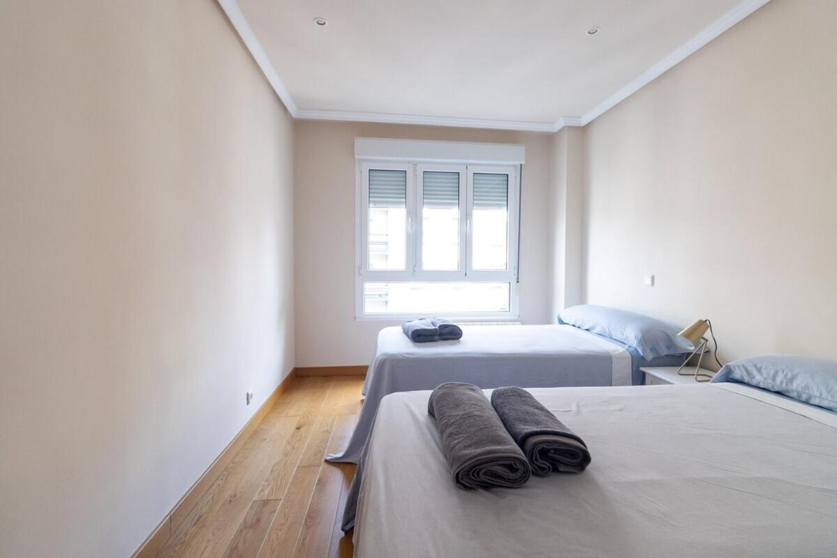 Apartamento Centro Gijon Con Parking Lägenhet Exteriör bild